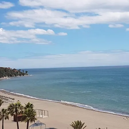 Apartamento En Primera Línea De Playa. Seis Plazas. *