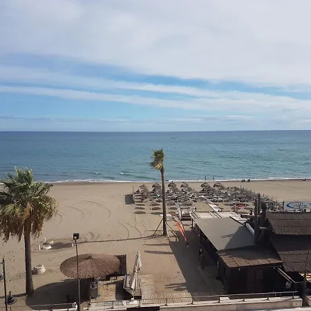 Apartamento En Primera Línea De Playa. Seis Plazas. *
