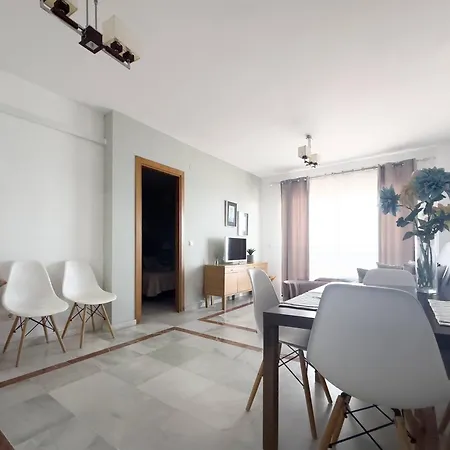 En Primera Línea De Playa. Seis Plazas. Estepona