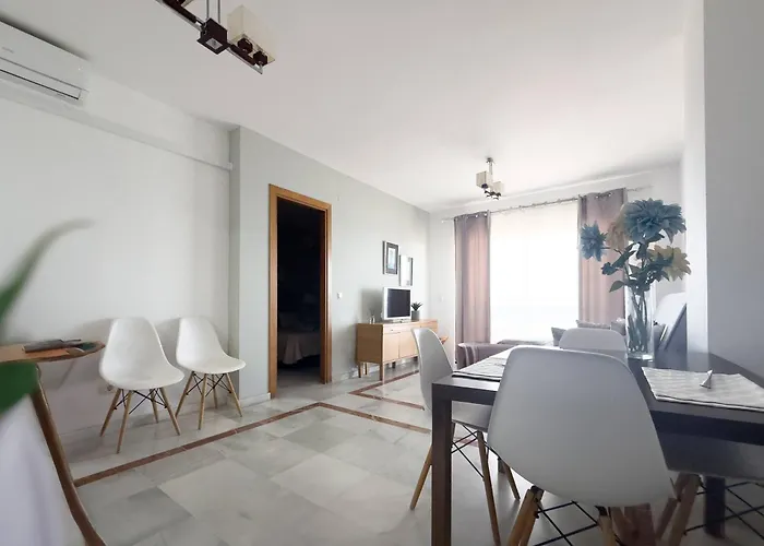 En Primera Línea De Playa. Seis Plazas. Estepona