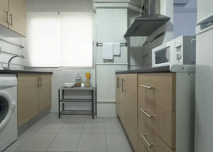 En Primera Línea De Playa. Seis Plazas. *